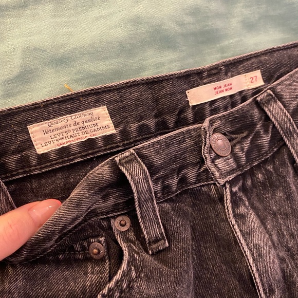 Levi’s high-waisted straight-leg jeans - Picture 2 of 2